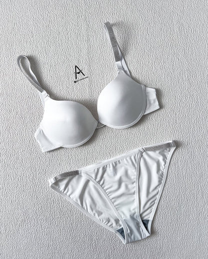 Flourish High Quality New Style Wired Rhinestone Straps Back Hook Adjustable Straps Bra & Panty Set