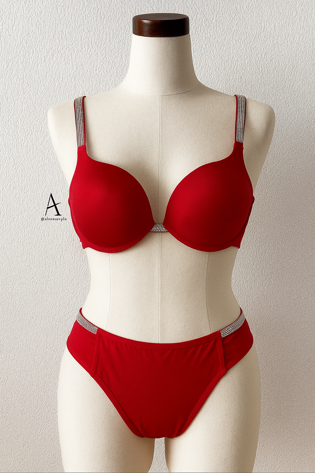 Flourish High Quality New Style Wired Rhinestone Straps Back Hook Adjustable Straps Bra & Panty Set